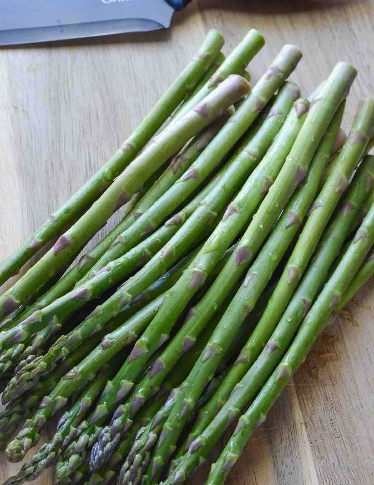 cleaned and washed asparagus ready to cook